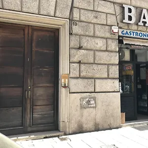 - Monti Panzió